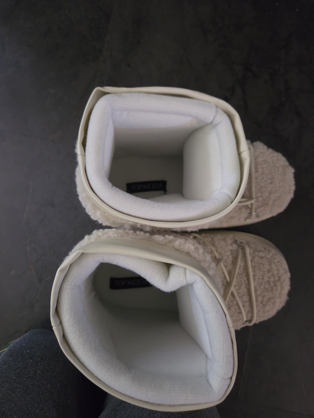 Women’s Cream Sherpa Lace-Up Winter Boots - Picture 5 of 6